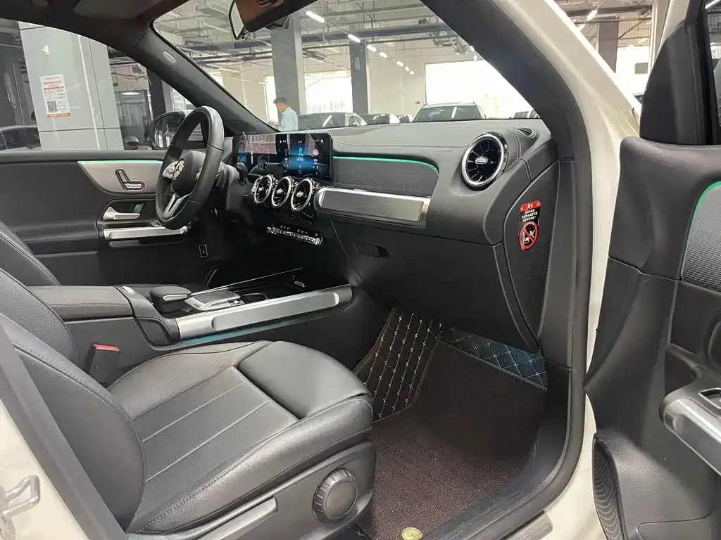 Mercedes-Benz GLB-Class GLB 180 Dynamic 2021 — фото 11
