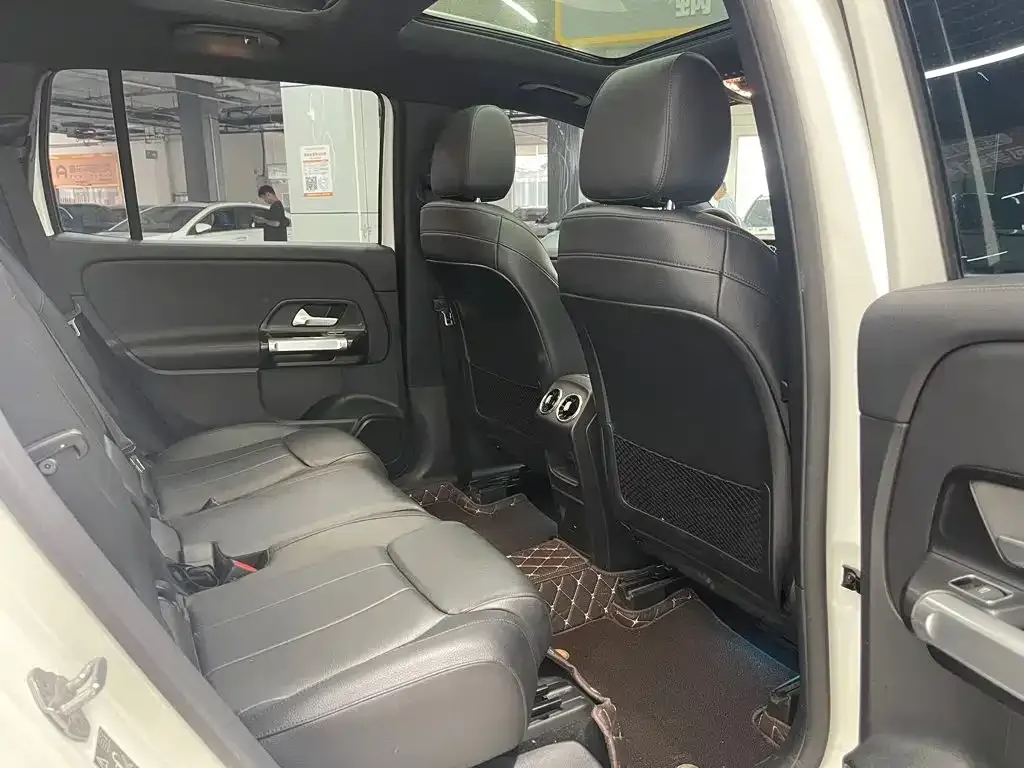 Mercedes-Benz GLB-Class GLB 180 Dynamic 2021 — фото 10