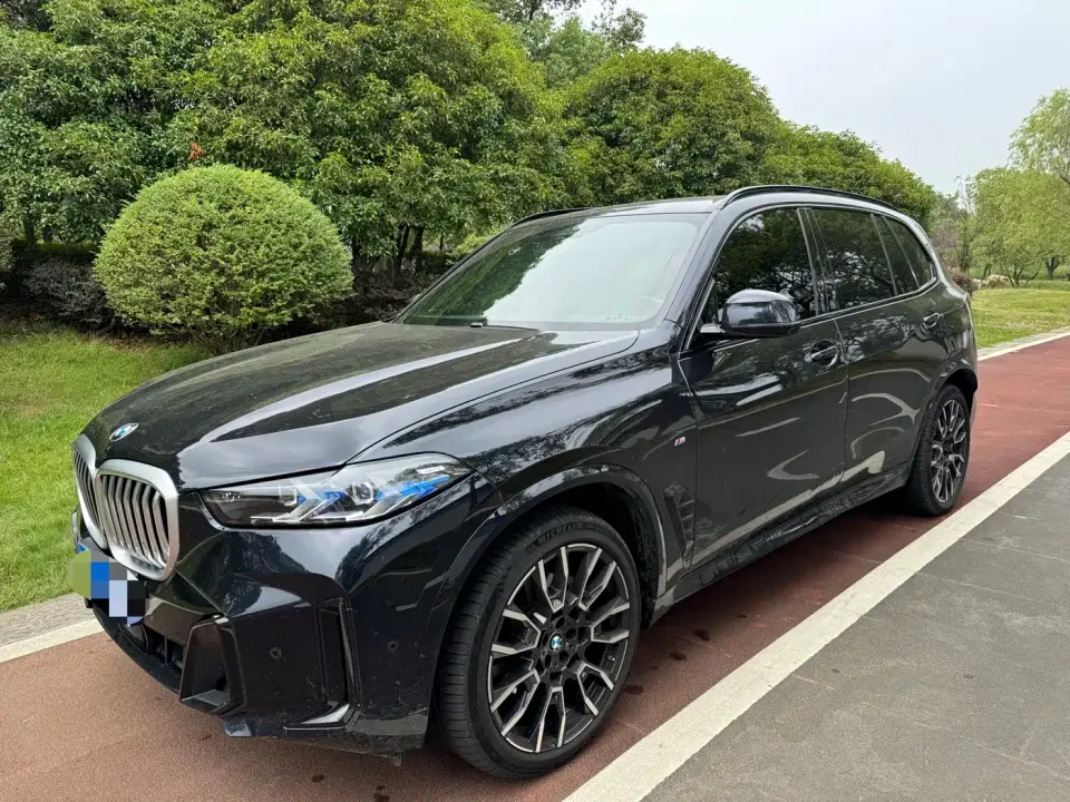 BMW X5 xDrive 40Li M Sport Black Night Package 2024