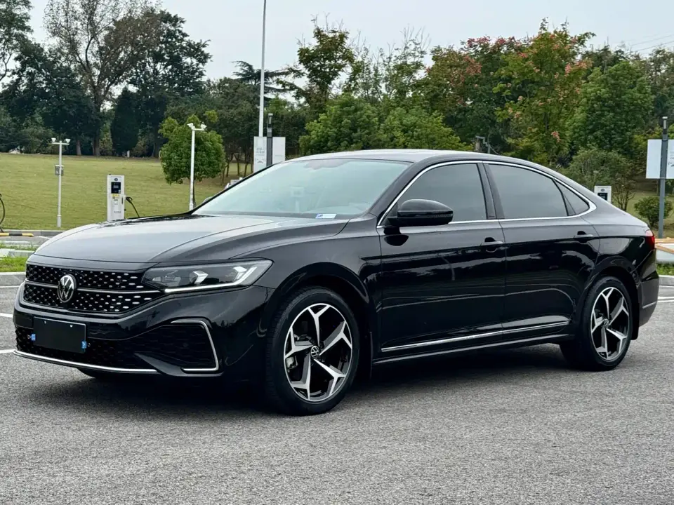 Volkswagen Passat Model 380TSI Starlight Elite 2024