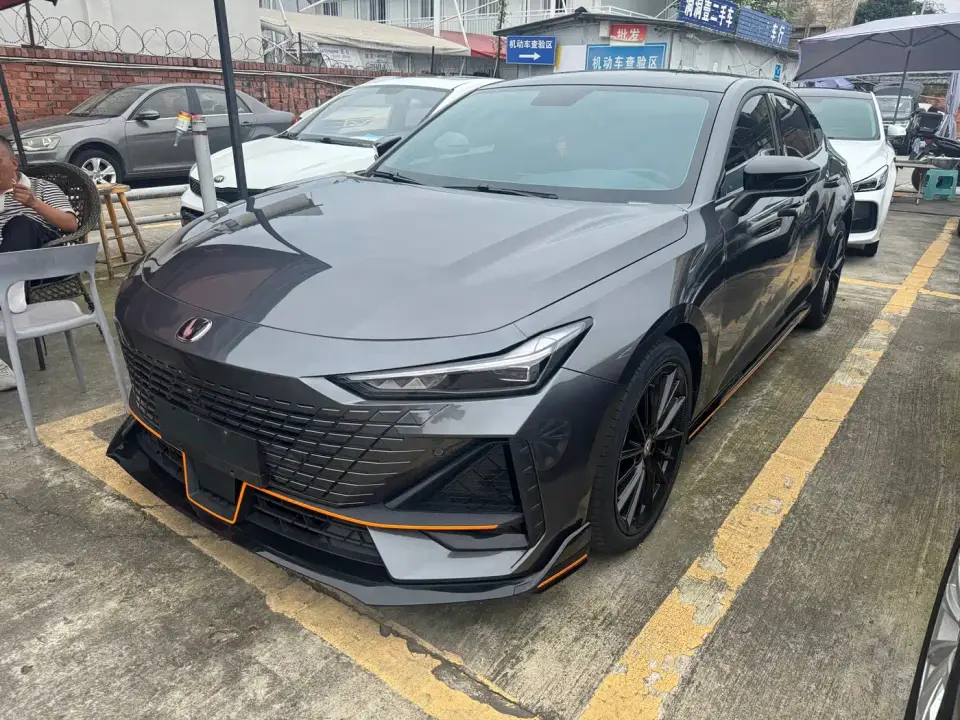 Changan UNI-V 1.5T Premium Model 2023
