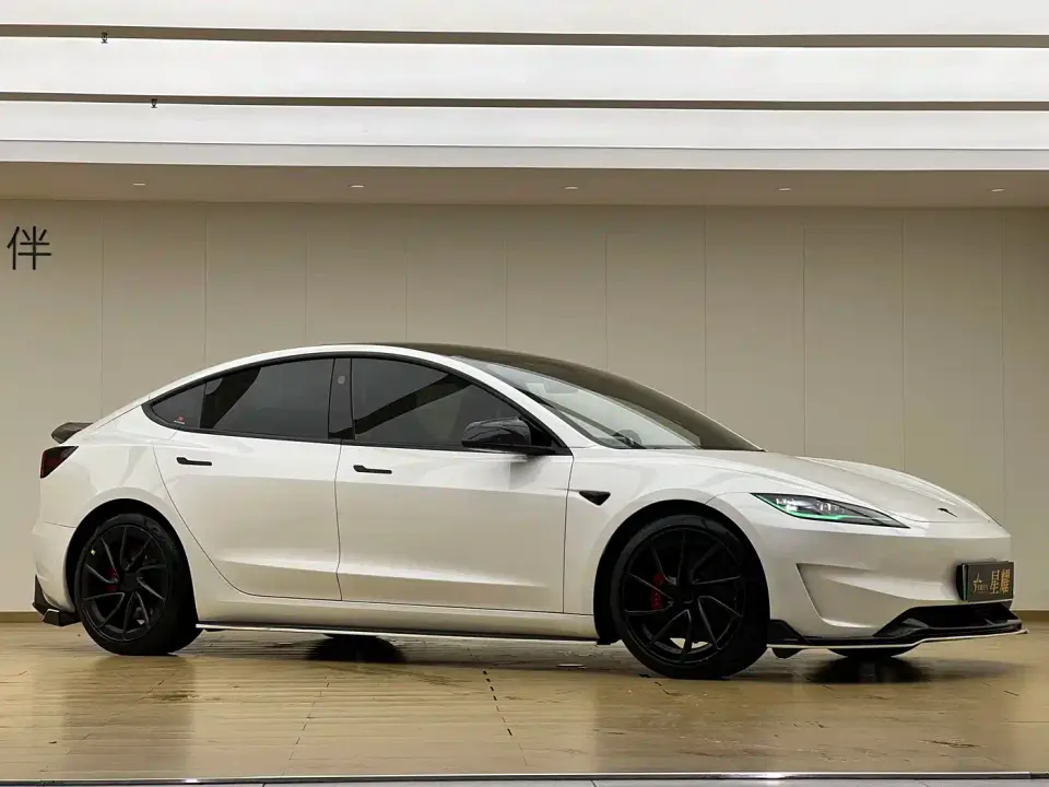 Tesla Model 3 High-Performance All-Wheel Drive Edition 2024