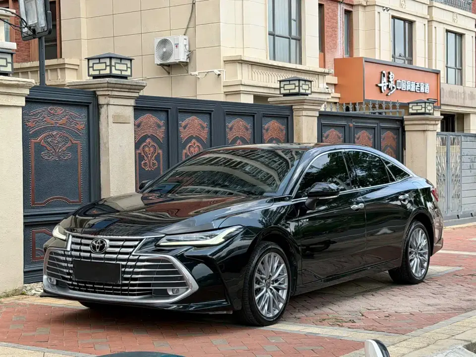 Toyota Avalon Hybrid 2.0L Luxury Edition 2025