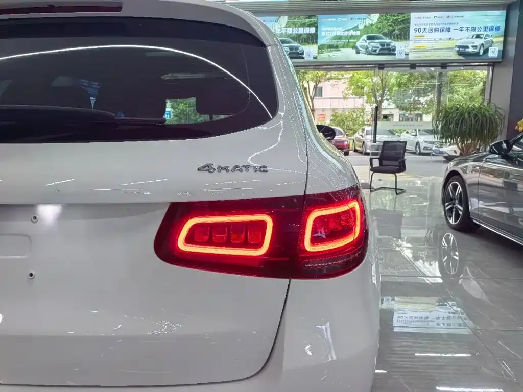 Mercedes-Benz GLC-Class GLC 260 L 4MATIC Sporty 2021 — фото 12