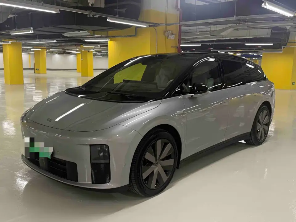 Li Auto i6 4WD Base Model 2026