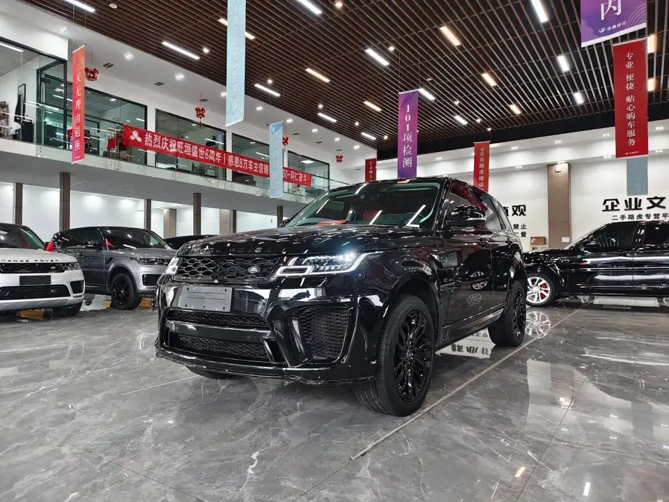 Land Rover Range Rover Sport 3.0 L6 Gloss Black Edition 2022