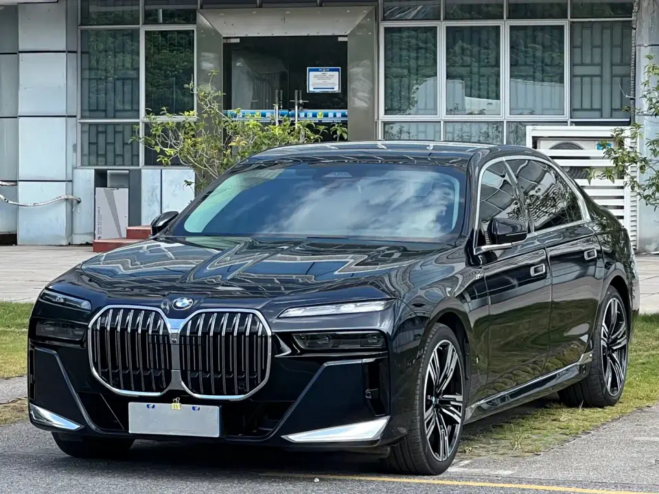 BMW 7 Series Model 740Li Leading M Sport Package 2023