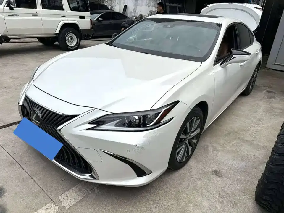 Lexus ES 200 Excellence 2020