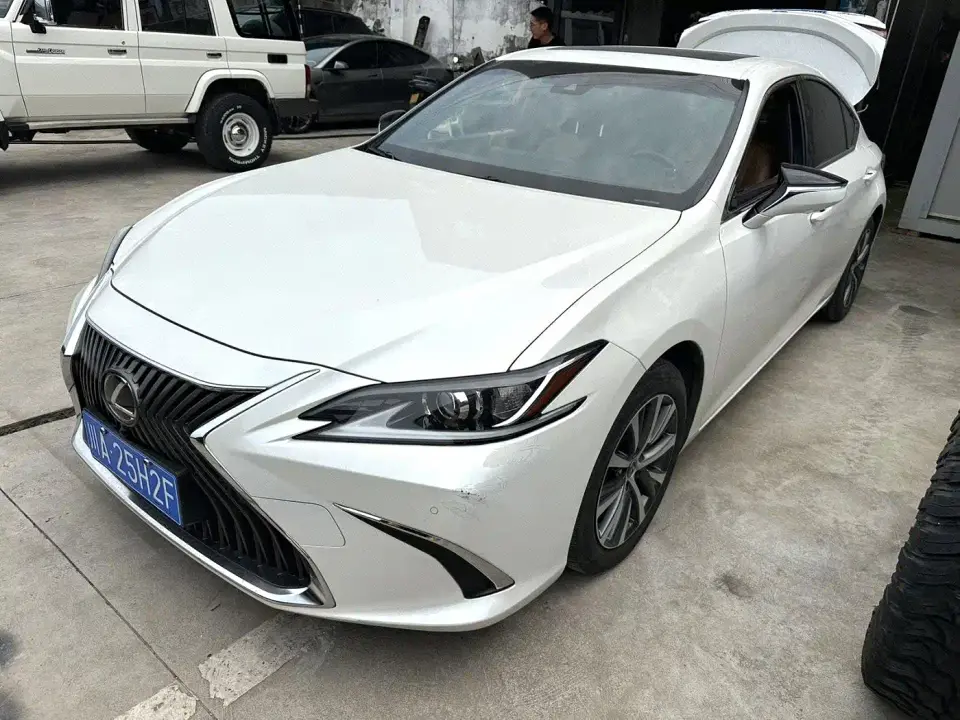 Lexus ES 200 Excellence 2020