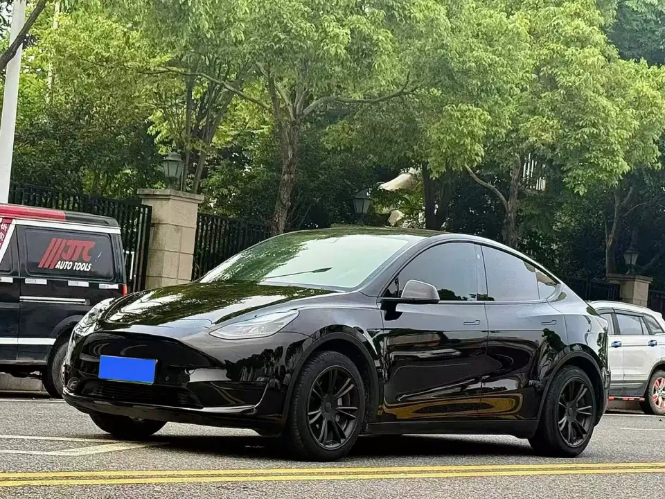 Tesla Model Y Rear-Wheel Drive Edition 2023