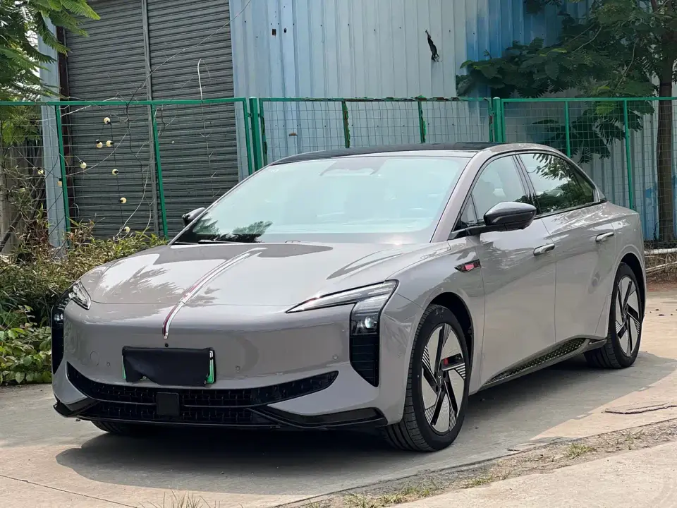 Hongqi EH7 640 AWD Smart Selection Edition 2025