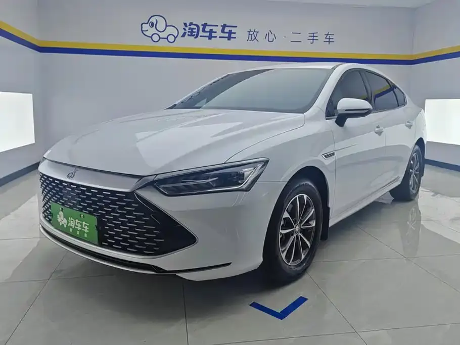 BYD Qin PLUS Glory Edition DM-i 55KM Leading 2025