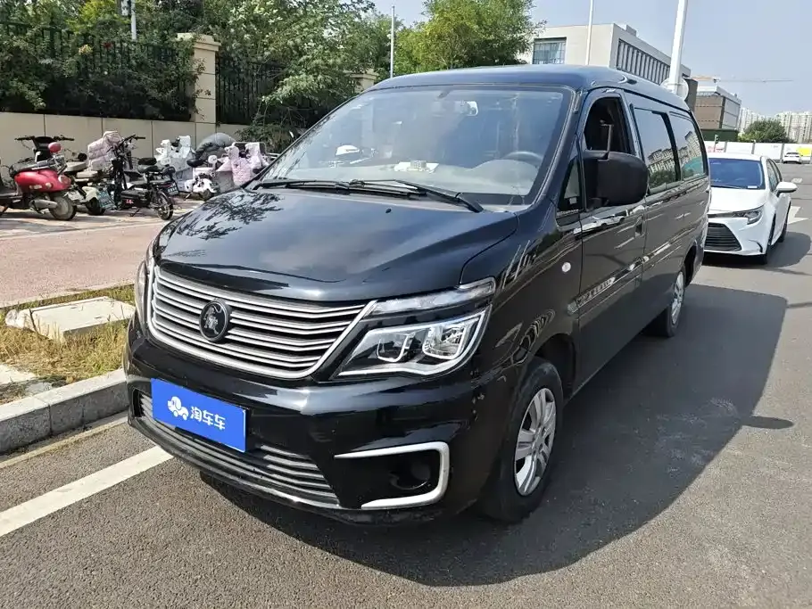 Dongfeng Fengxing Lingzhi M5L 1.6L Utility 7-Seater 2022
