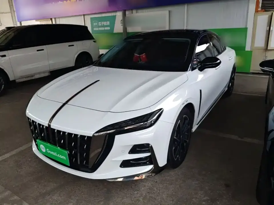 Hongqi H6 Model 2.0T Elegance Edition 2025