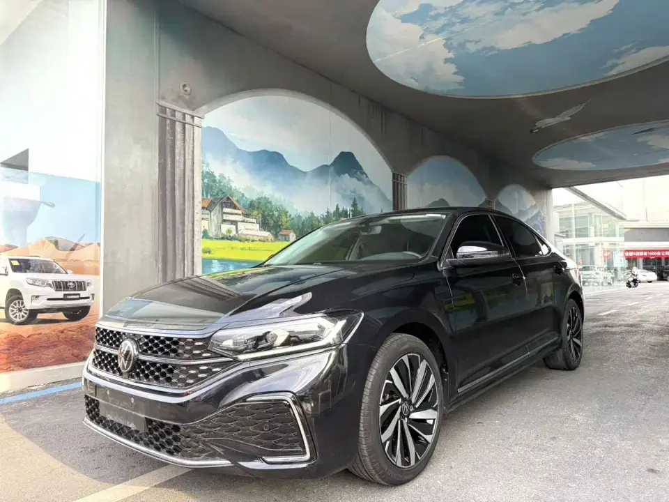 Volkswagen Passat 330TSI Starlight Elite Edition 2023