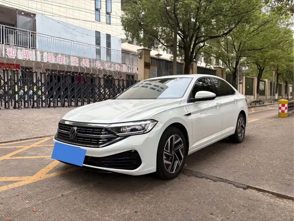 Volkswagen Sagitar Model Year Facelift 300TSI DSG Soaring Edition 2025