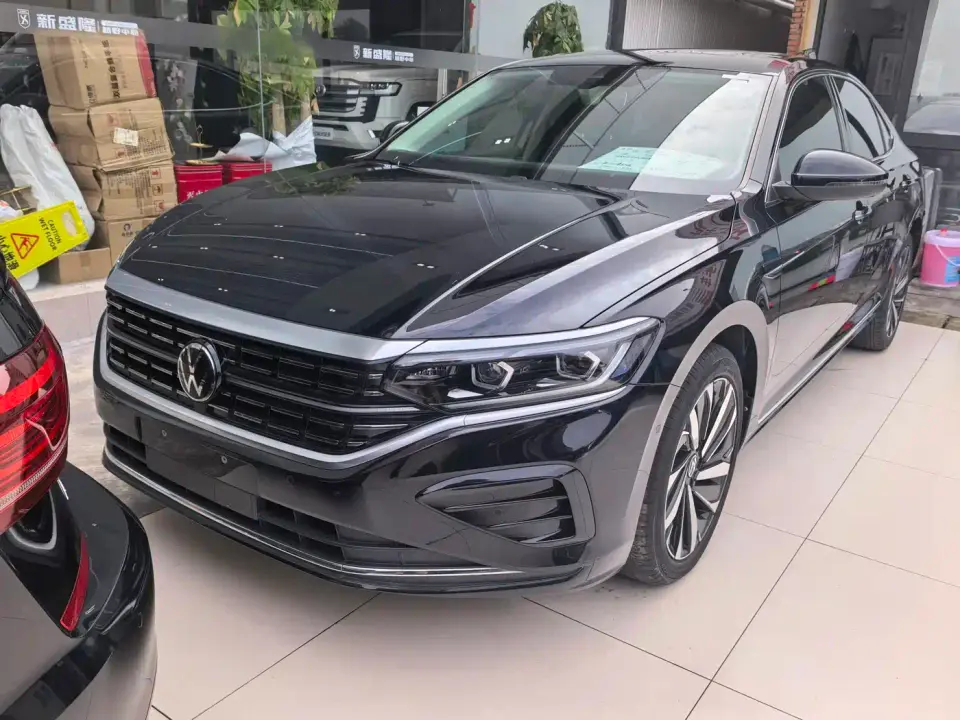 Volkswagen Passat 330TSI Luxury Edition 2022