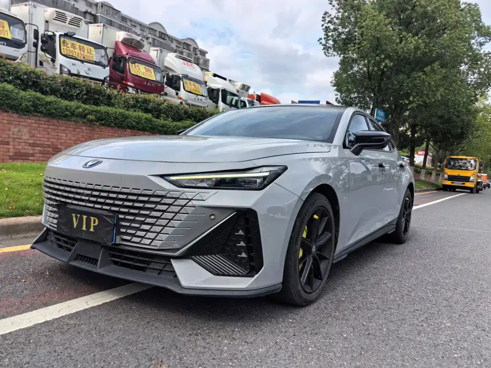 Changan UNI-V 1.5T Premium Model 2022