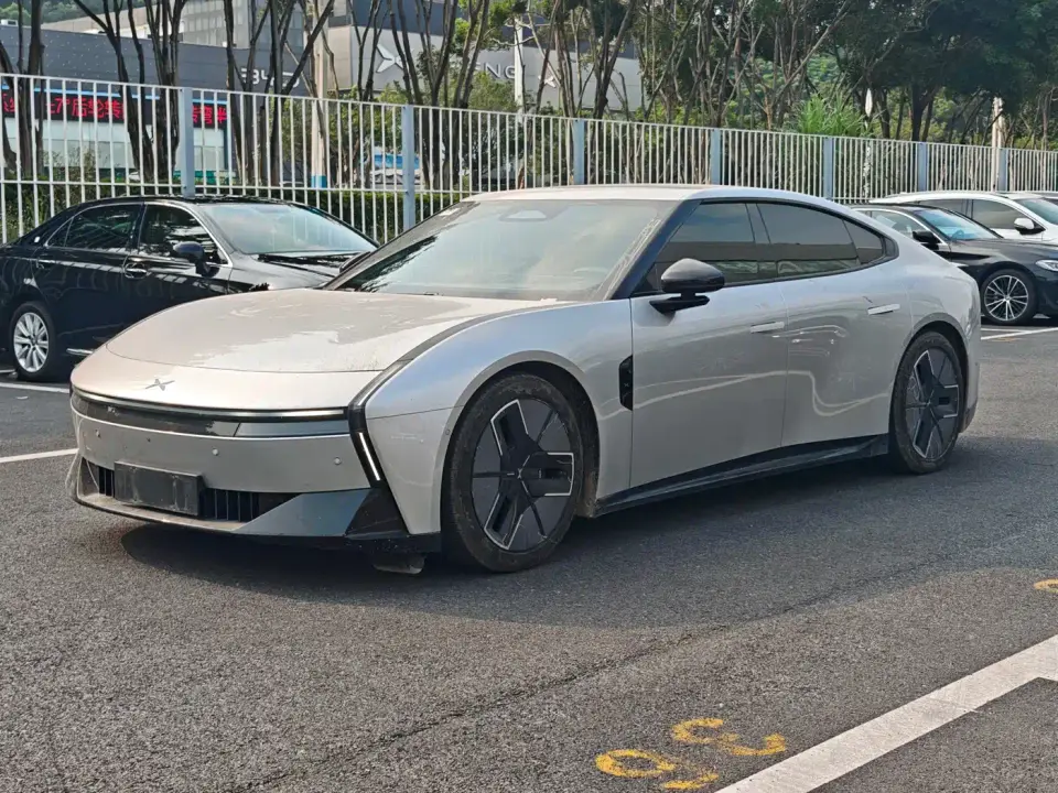 XPeng P7 702km Long Range Edition 2025
