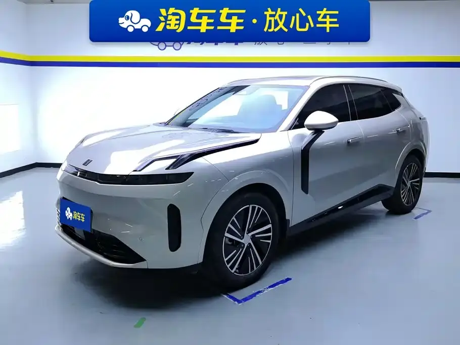 Lynk & Co 08 EM-P 120km Long Range Pro 2023