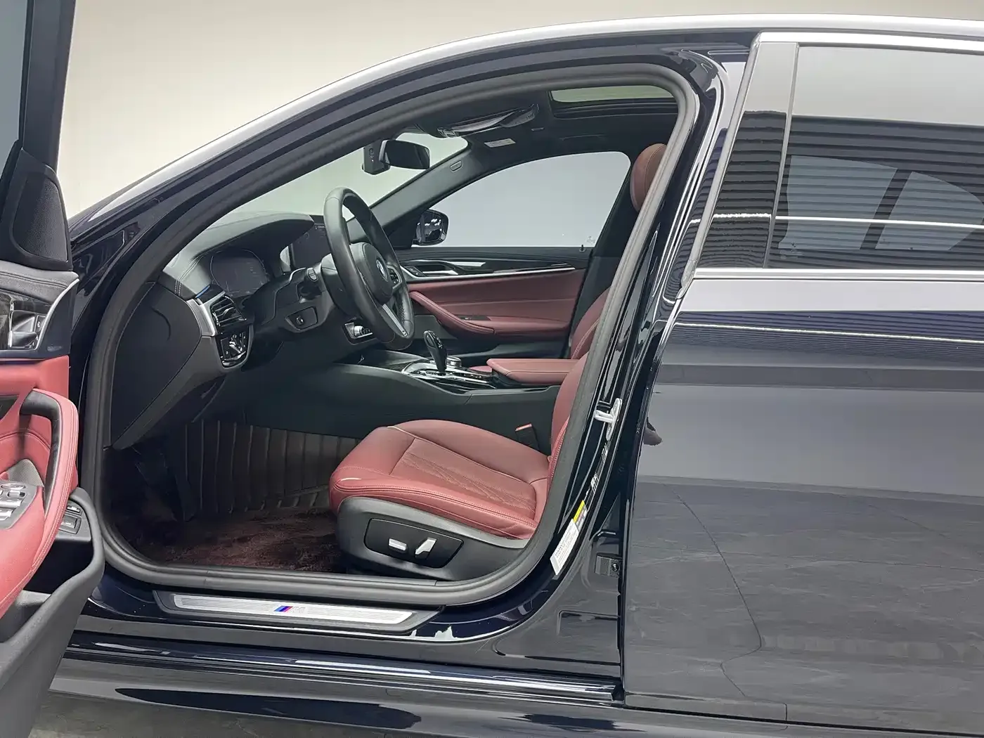 BMW 5 Series New Energy 535Le M Sport Package 2022 — фото 16