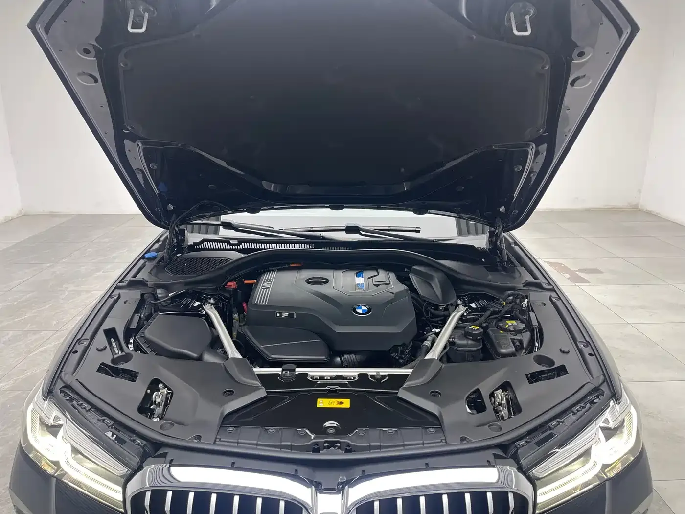 BMW 5 Series New Energy 535Le M Sport Package 2022 — фото 7