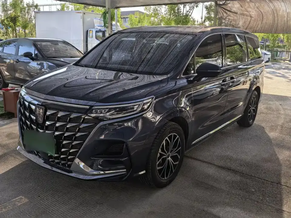 Roewe iMAX8 EV Gold Edition 2023