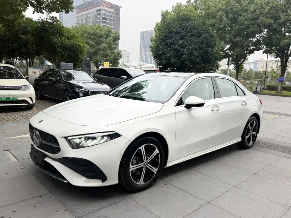 Mercedes-Benz A-Class A 200 L Fashion Edition 2026