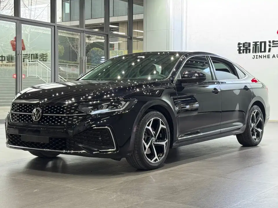 Volkswagen Passat 380TSI Starlight Dragon Soaring Edition 2024