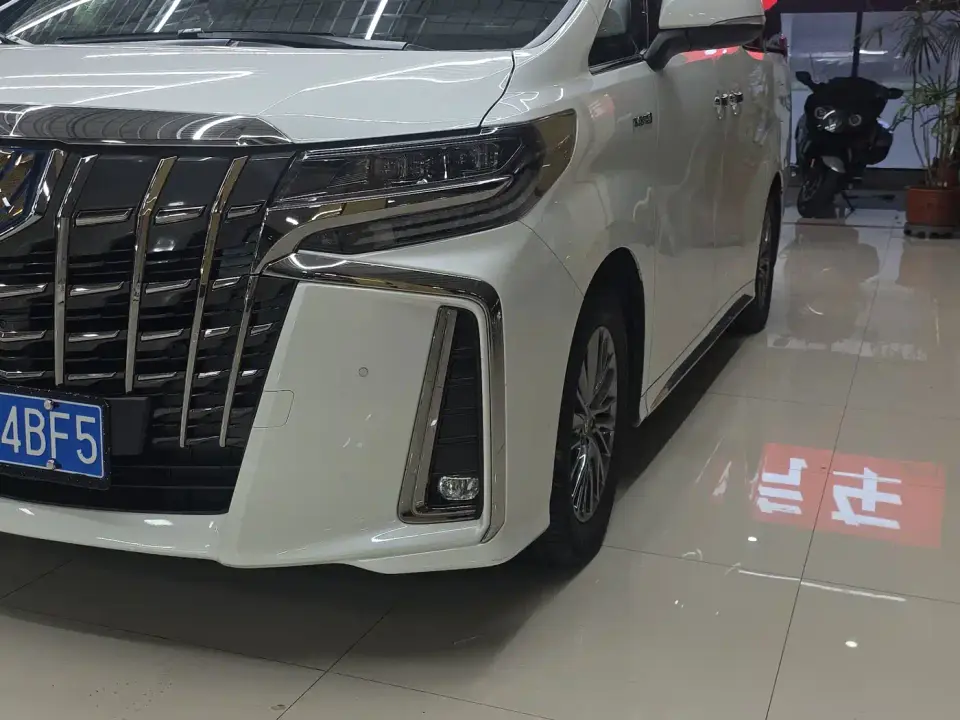 Toyota Alphard Dual Hybrid 2.5L Ultimate Gold Edition 2023