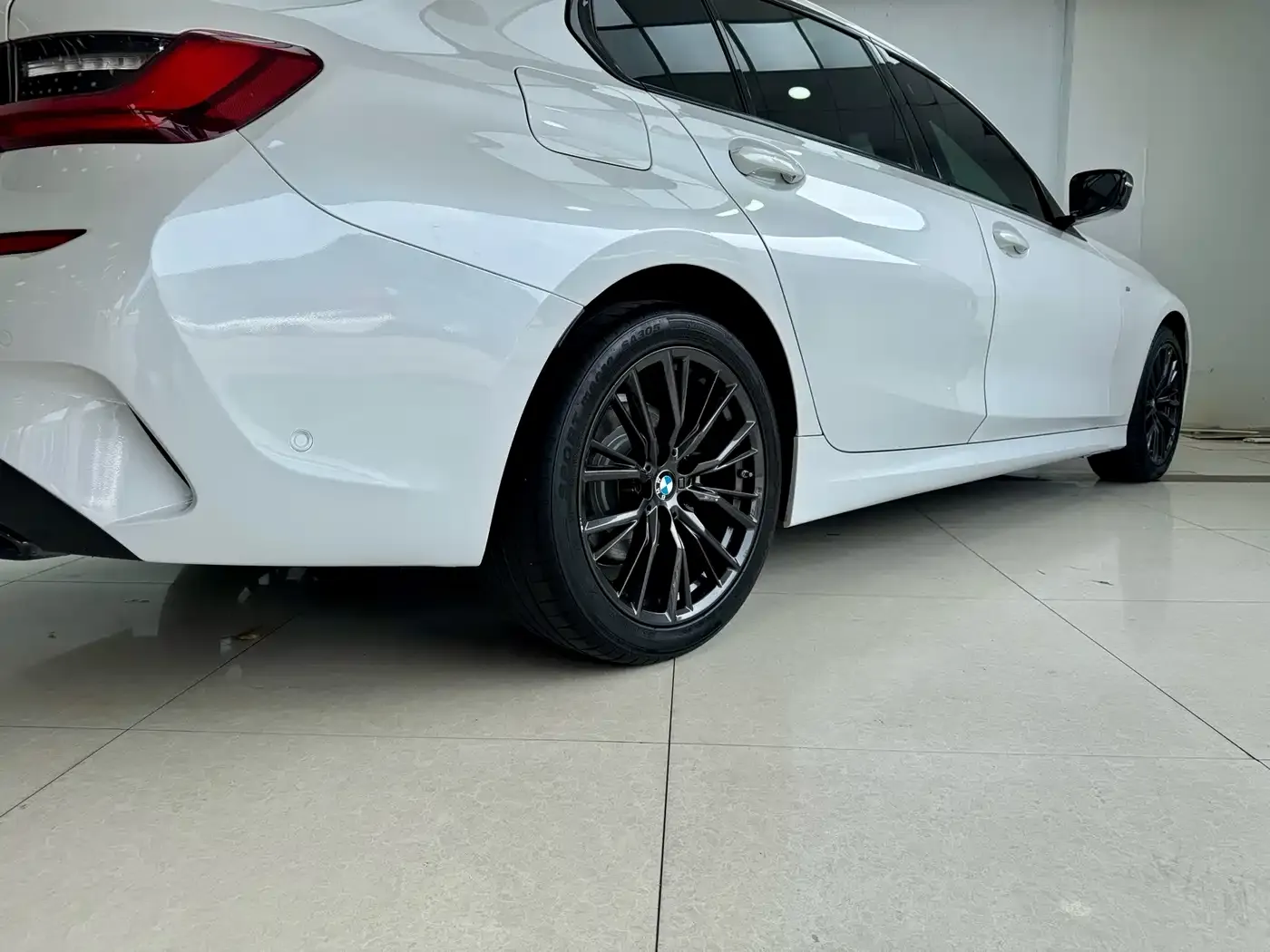 BMW 3 Series 325Li M Sport Shadow Edition 2022 — фото 21