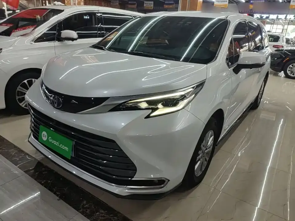 Toyota Sienna 2.5L Hybrid Luxury Welfare Edition 2022