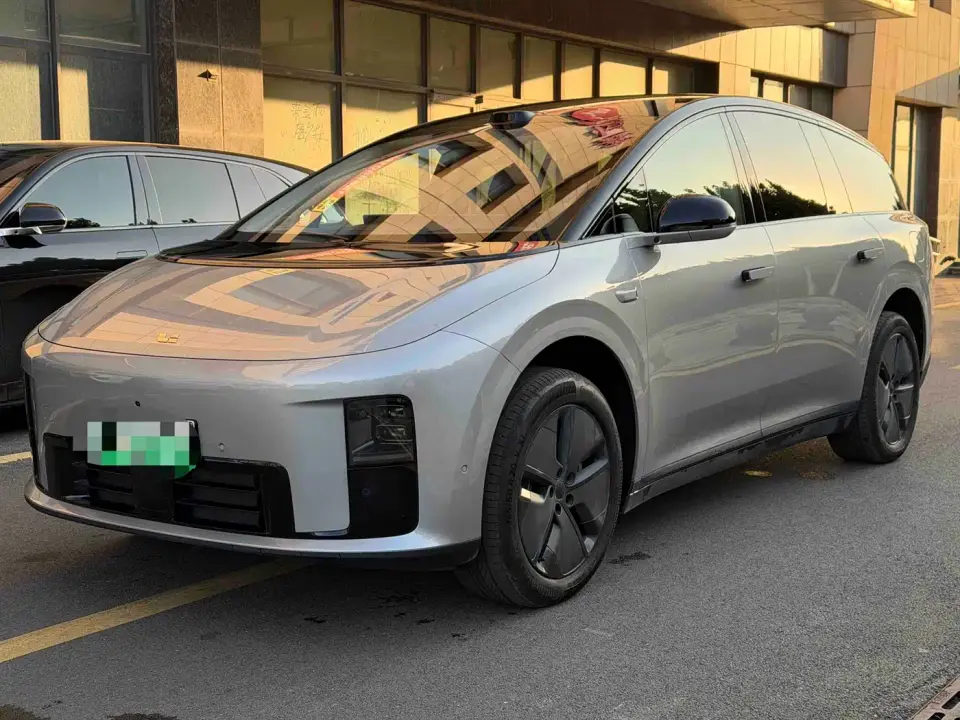 Li Auto Li i8 Standard Edition 2026