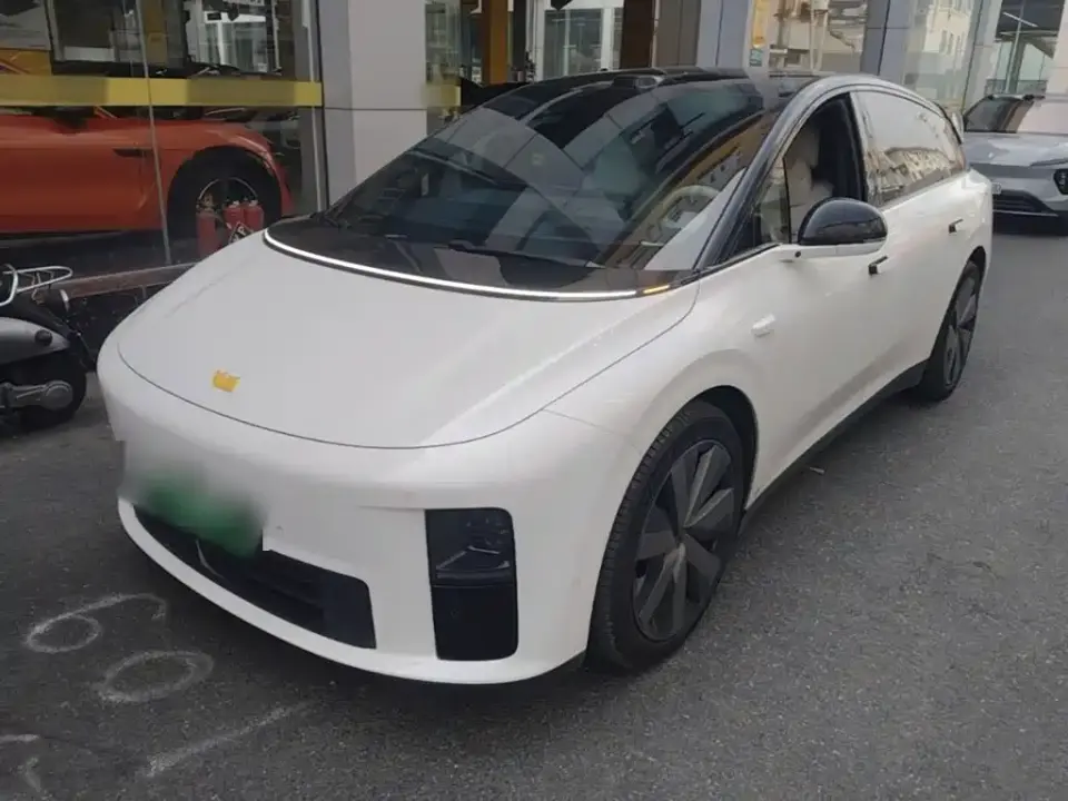 Li Auto i6 4WD Base Model 2025