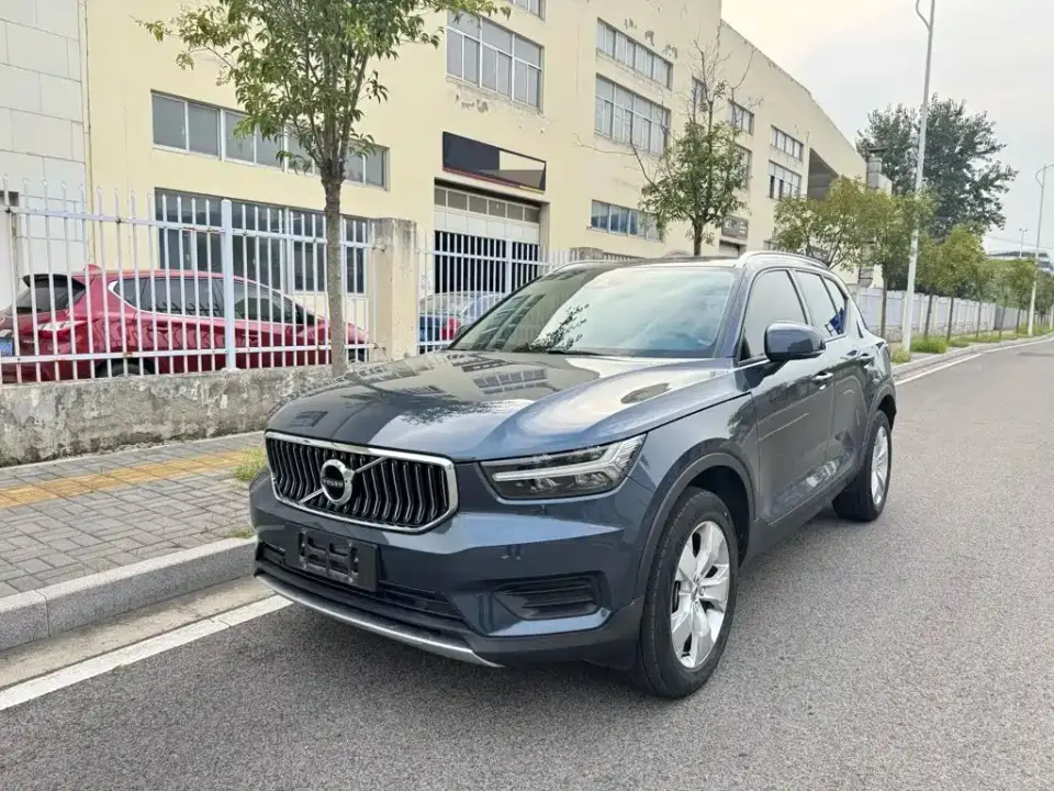 Volvo XC40 Model T4 AWD Smart Drive Fashion Edition 2022