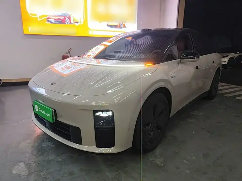 Li Auto i6 2WD Base Model 2026