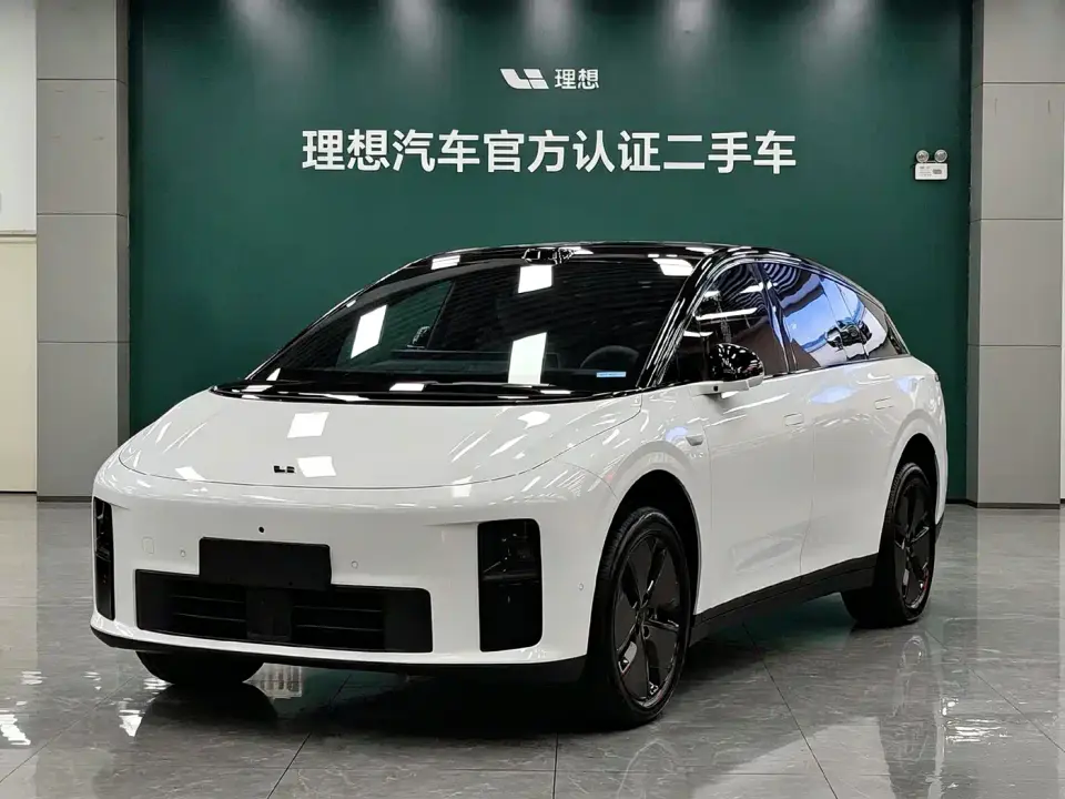Li Auto i6 2WD Base Model 2025
