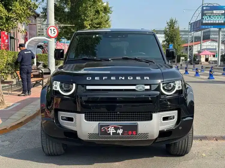 Land Rover Defender 110 3.0T P400 XS 2024