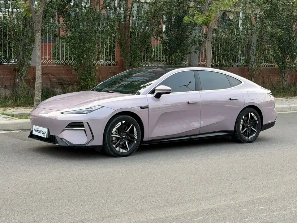 Geely Galaxy Galaxy E8 550km RWD PRO 2024