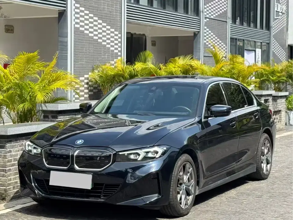 BMW i3 eDrive 35 L 2023