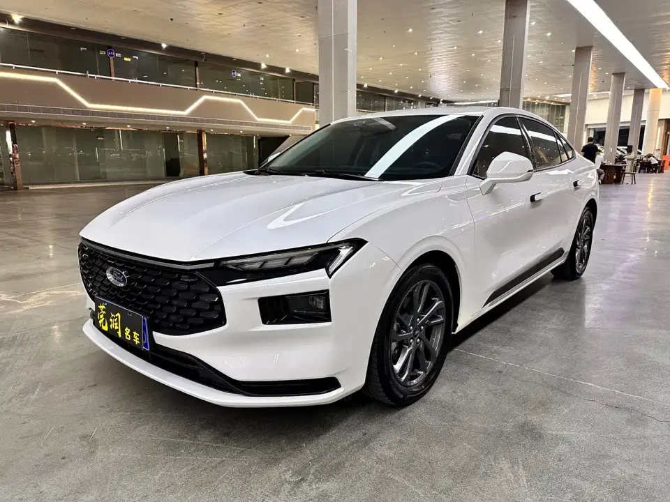 Ford Mondeo 2.0T EcoBoost Luxury 2025