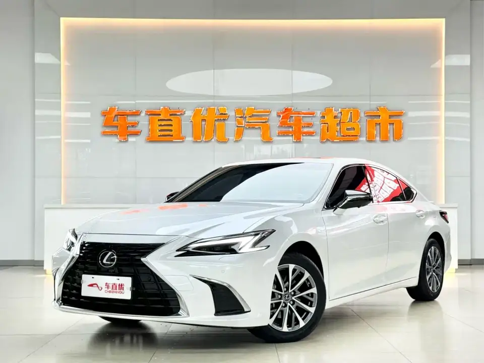 Lexus ES 200 Ultimate Edition 2025