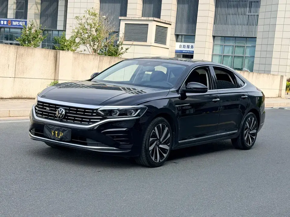 Volkswagen Passat 380TSI Dragon Glory Edition 2024