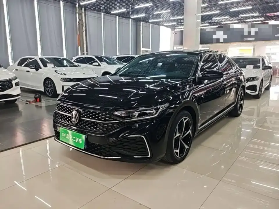 Volkswagen Passat 380TSI Starlight Luxury Edition 2024