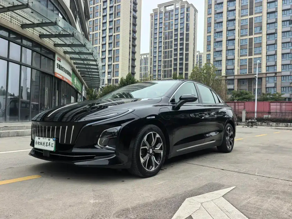 Hongqi E-QM5 Model 450km Travel Edition 2024