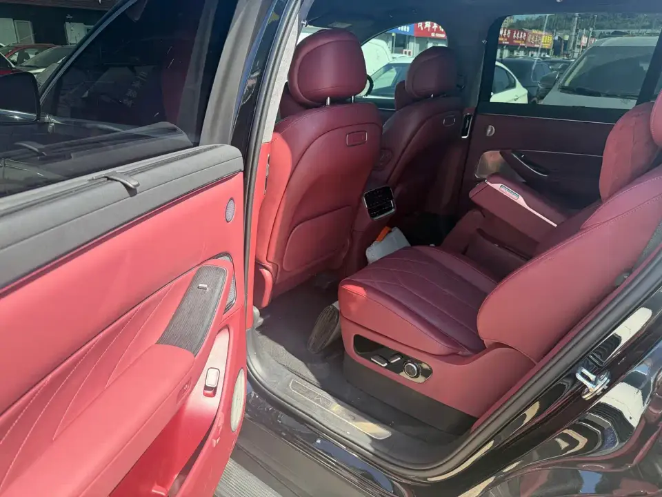 AITO Wenjie AITO M8 Extended Range Ultra 53.4kWh 6-Seater 2025