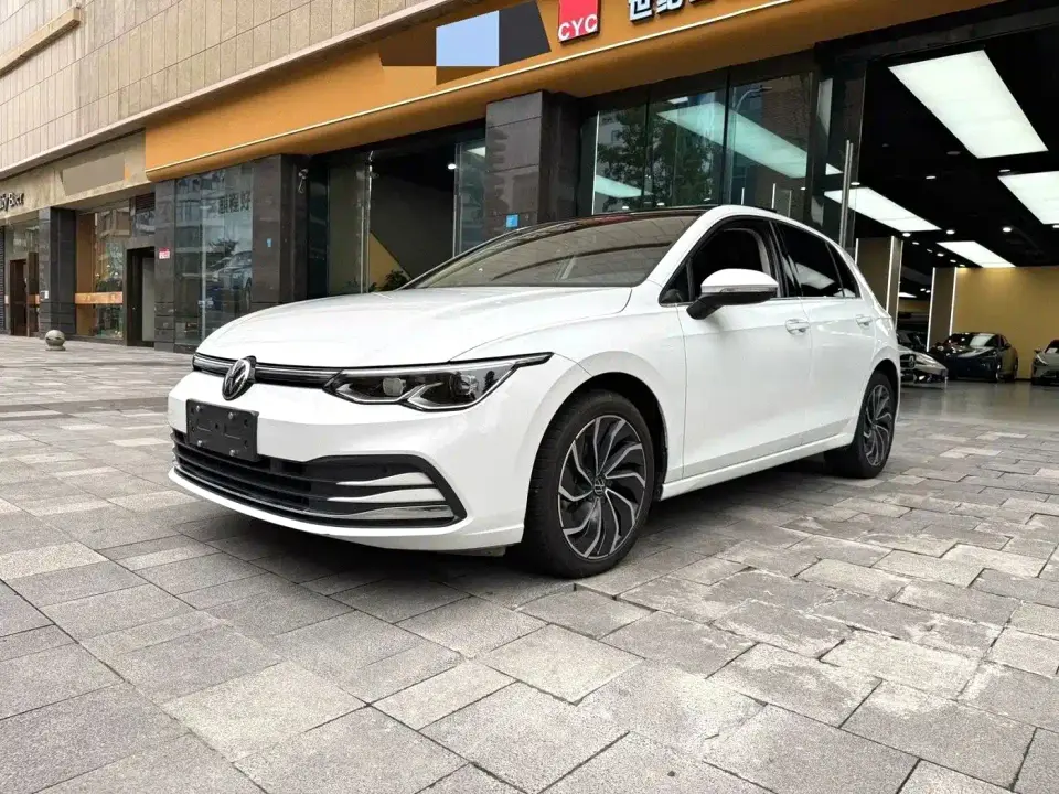 Volkswagen Golf Model 280TSI DSG R-Line 2024