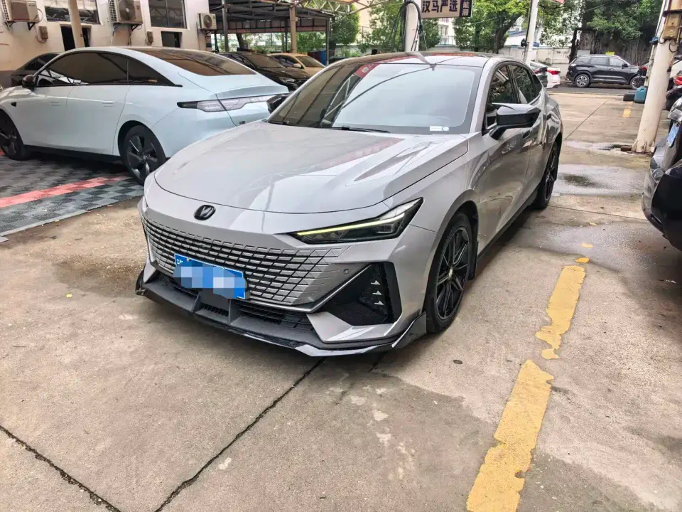Changan UNI-V 1.5T Premium Model 2022