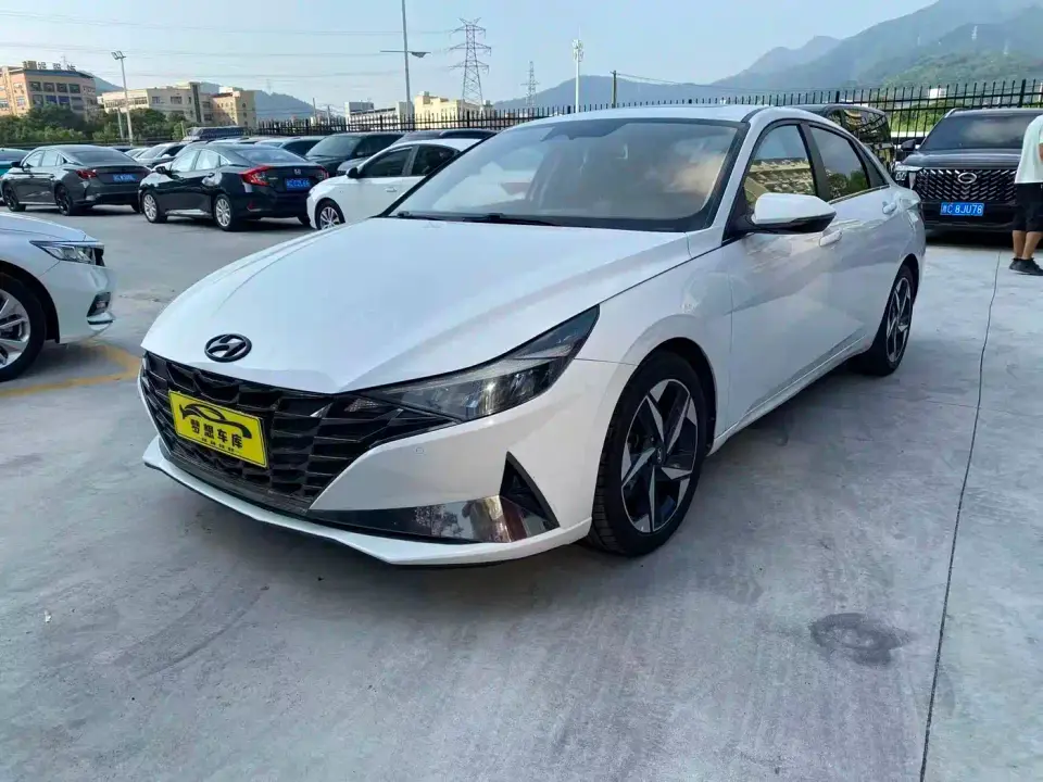 Hyundai Elantra 1.5L CVT TOP Flagship Edition 2021