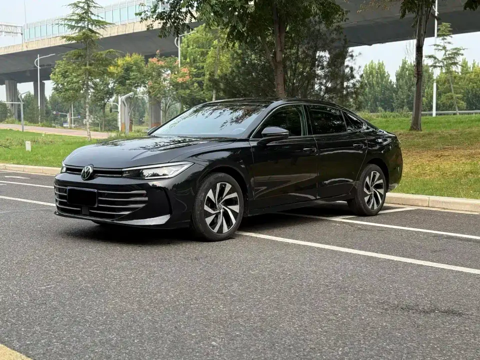 Volkswagen Passat Pro 380TSI Starlight Dragon Glory Edition 2024